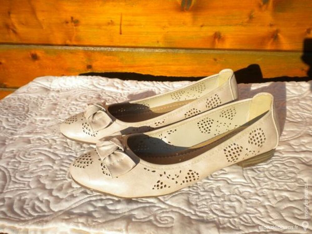 CHAUSSURES Trotteurs &laquo; Tamiko &raquo; P. 42 Chaussures