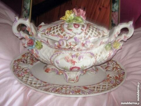 SOUPIERE ITALIENNE - GRAND MODELE - 18 Miribel (01)