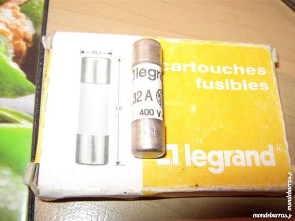 FUSIBLES LEGRAND - 8.5 X 38 - 32 AMPERES - NEUFS Bricolage