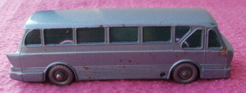 BUS MINIATURE LEYLAND ROYAL TIGER COACH N° 40 15 Montauban (82)