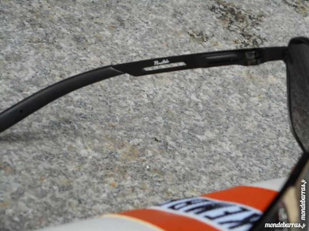 Solaires BIKKEMBERGS Parallele Bijoux et montres