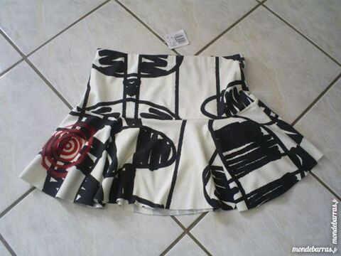 Jupe DESIGUAL Taille 42/44 NEUVE 45 Geneuille (25)