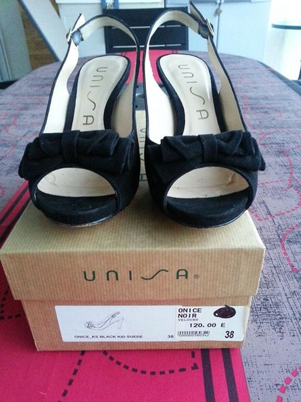 Chaussures, sandales velour noir UNISA pour femmes Chaussures
