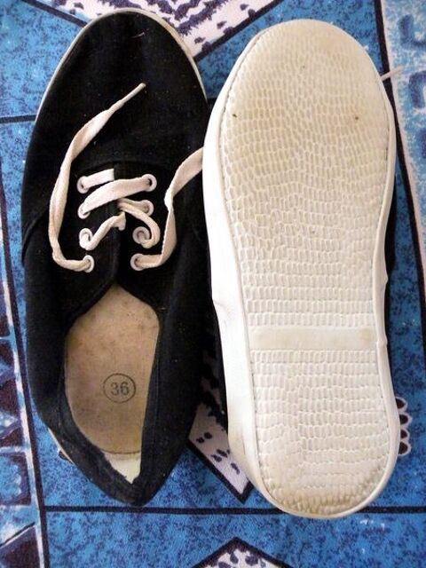 tennis noire lacet blanc taille 36  3 Viriat (01)