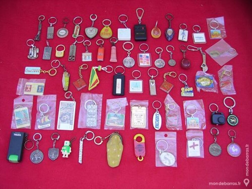 LOT DE 70 PORTE-CLES 