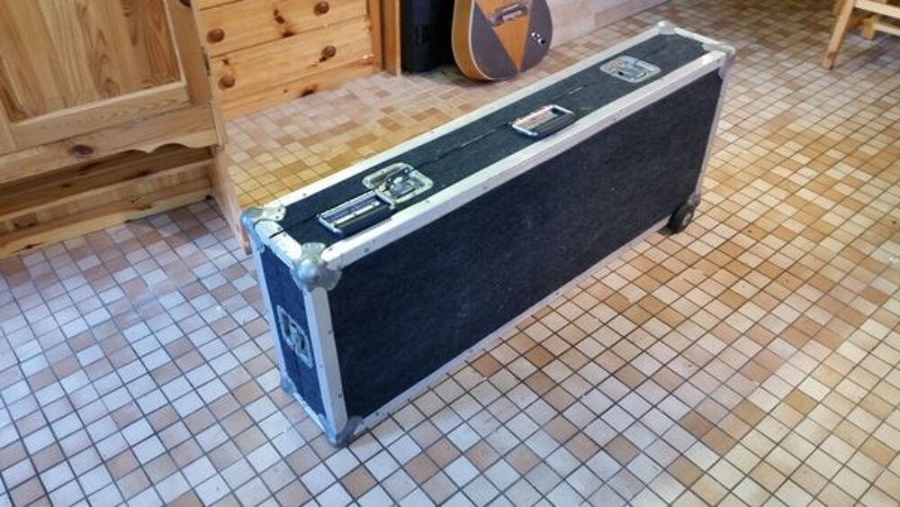 FLIGHT CASE POUR SYNTHETISEUR Instruments de musique