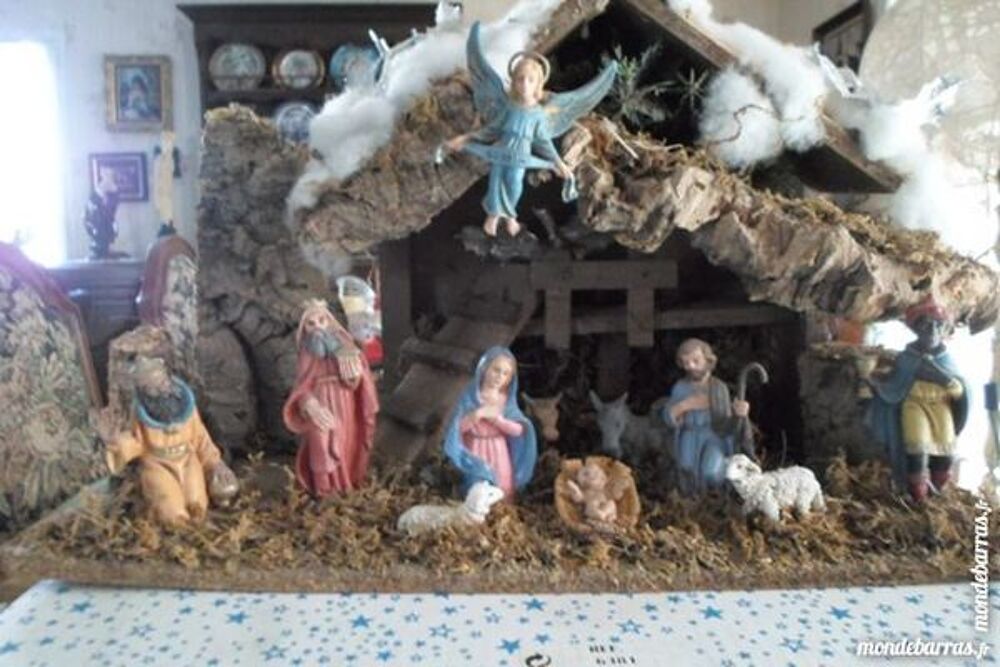 lot dune creche de noel + p&ecirc;re no&euml;l automate Décoration