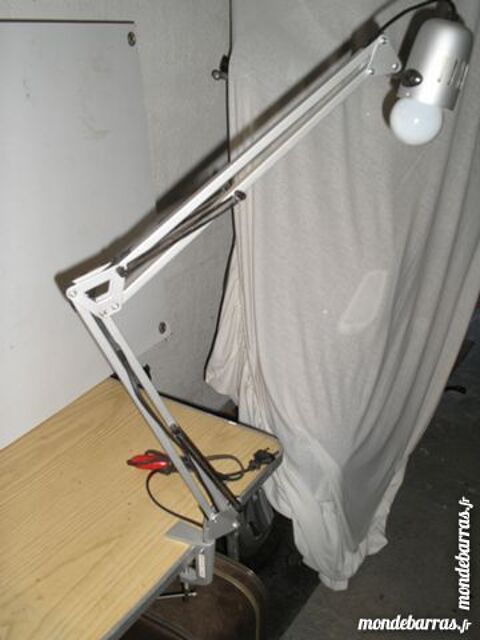 Lampe articulée, d'atelier 15 Le Tremblay-sur-Mauldre (78)