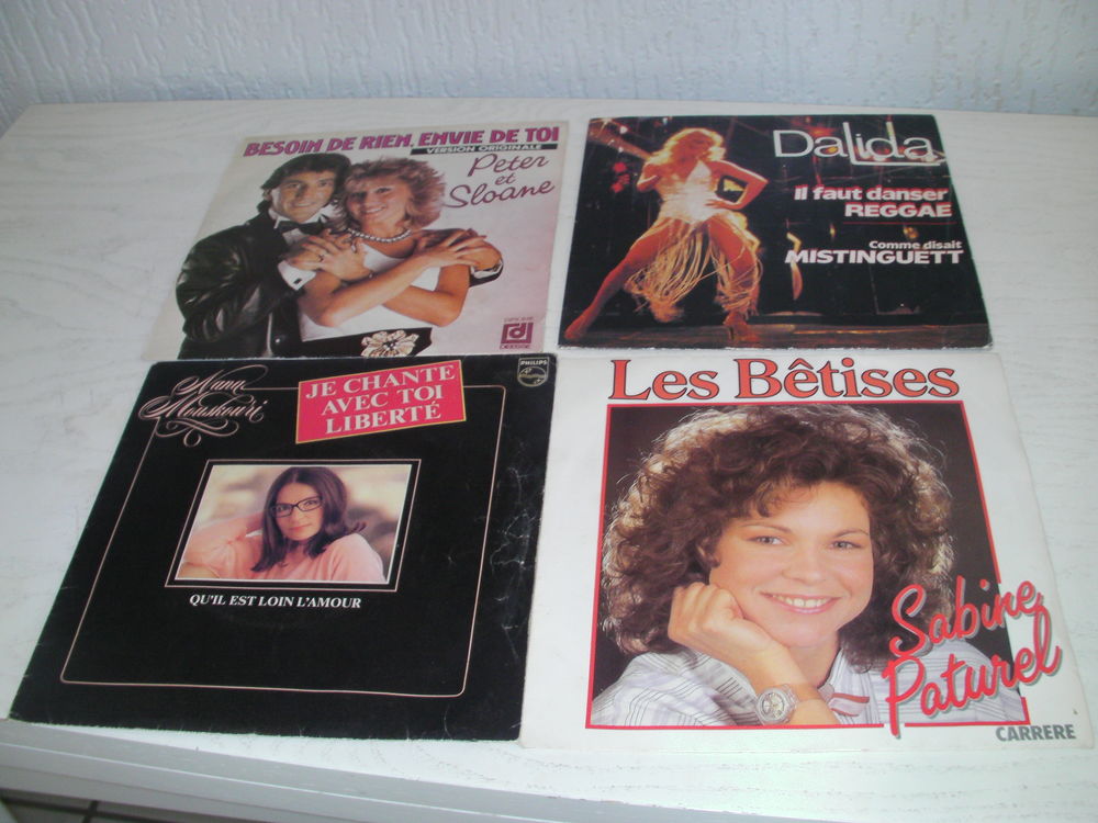 45 tours DALIDA, BIBIE, M.TORR, N.MOUSKOURI, etc... CD et vinyles