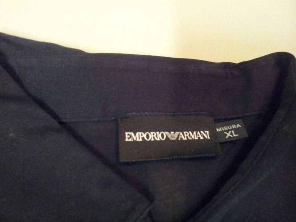 POLO EMPORIO ARMANI TAILLE XL ACHETE 140 EUROS Vêtements