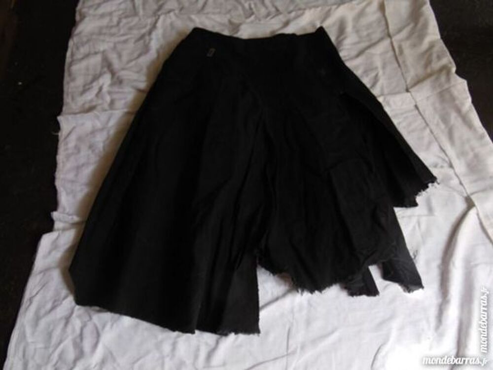 jupe noir asymetrique de cr&eacute;ateur Vêtements