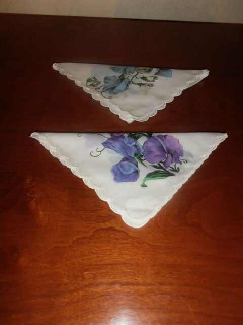 2 Mouchoirs festonn�s pens�es (79) 3 Tours (37)