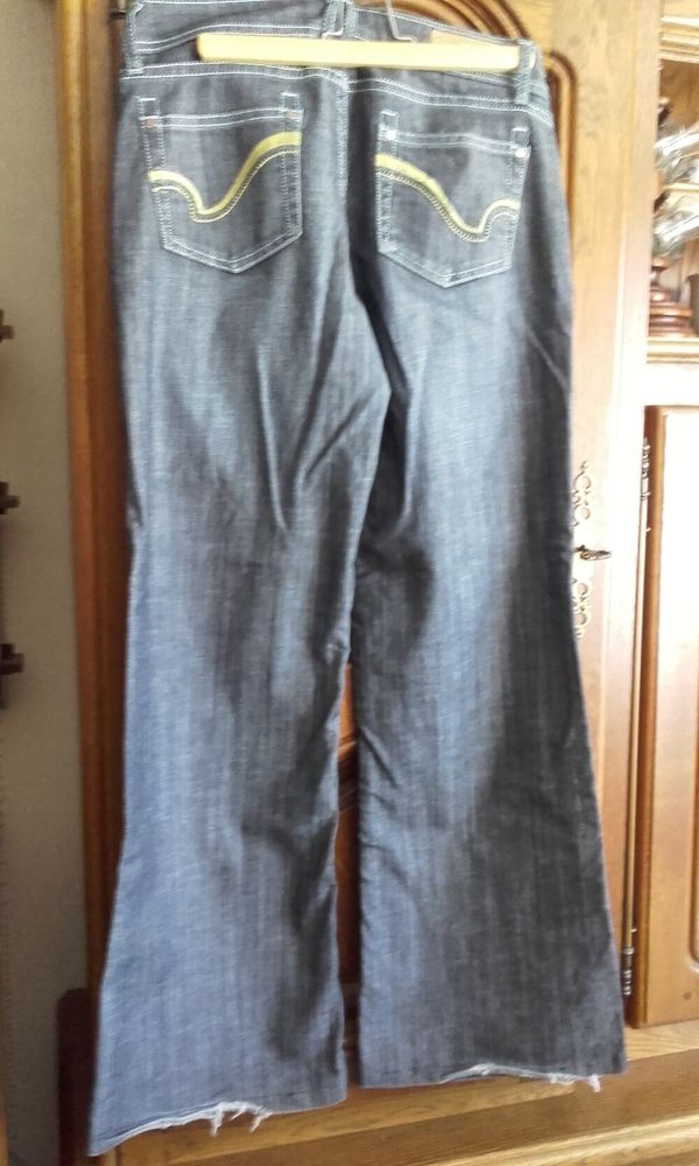 Pantalon jean gris bleut&eacute; Vêtements