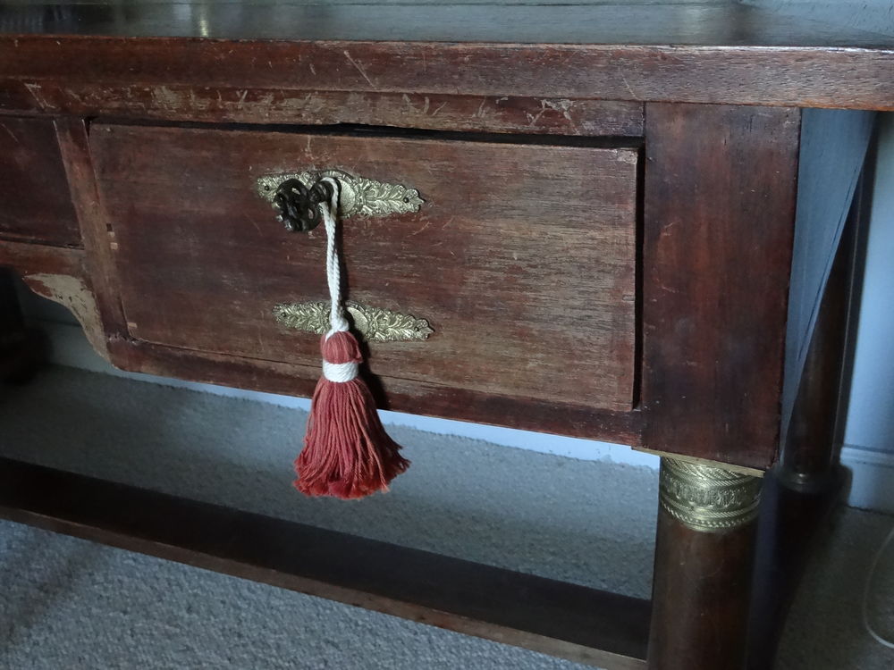 bureau style empire avec fauteuil. Meubles