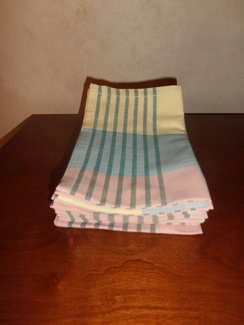 12 Serviettes pastel (79) 24 Tours (37)