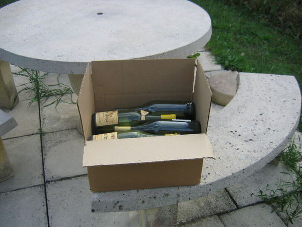lots de 25 cartons neufs pour 12 bouteilles Jura ou autre... Bricolage