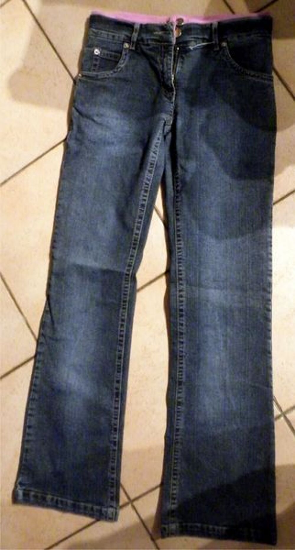 pantalon en jean neuf jamais porte 12 ans Vêtements enfants