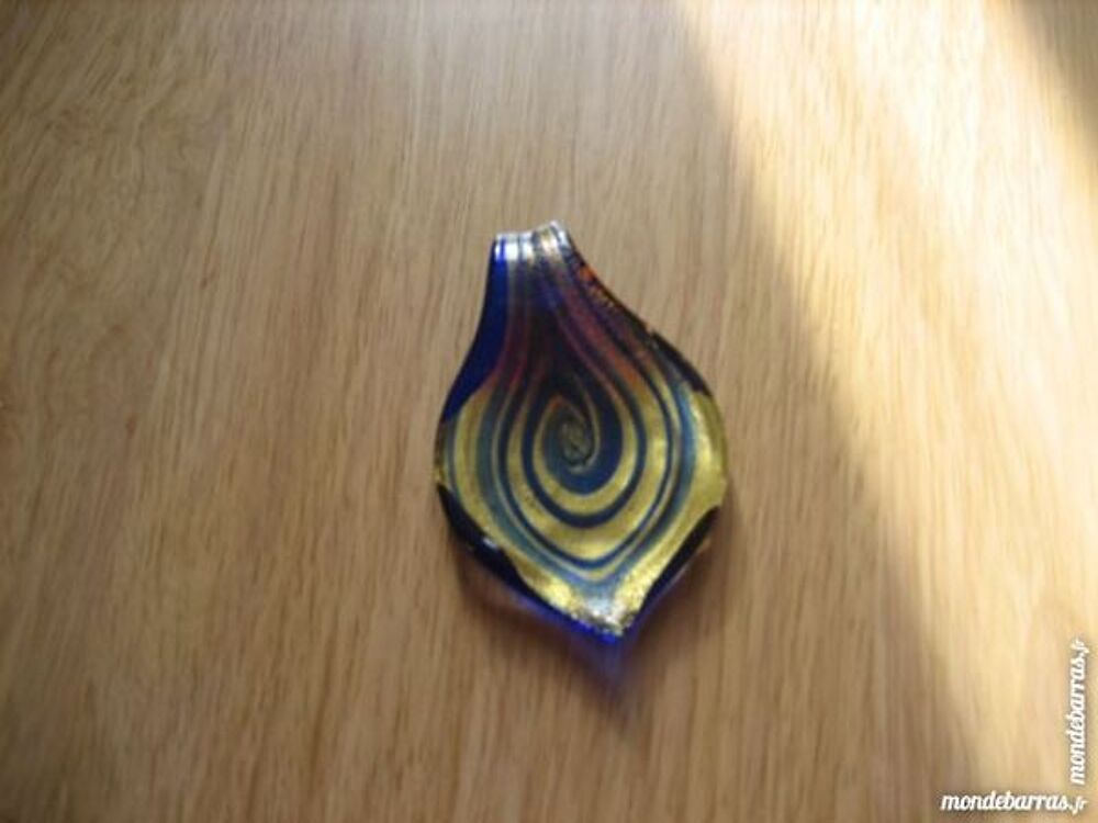 BIJOU PENDENTIF Bijoux et montres