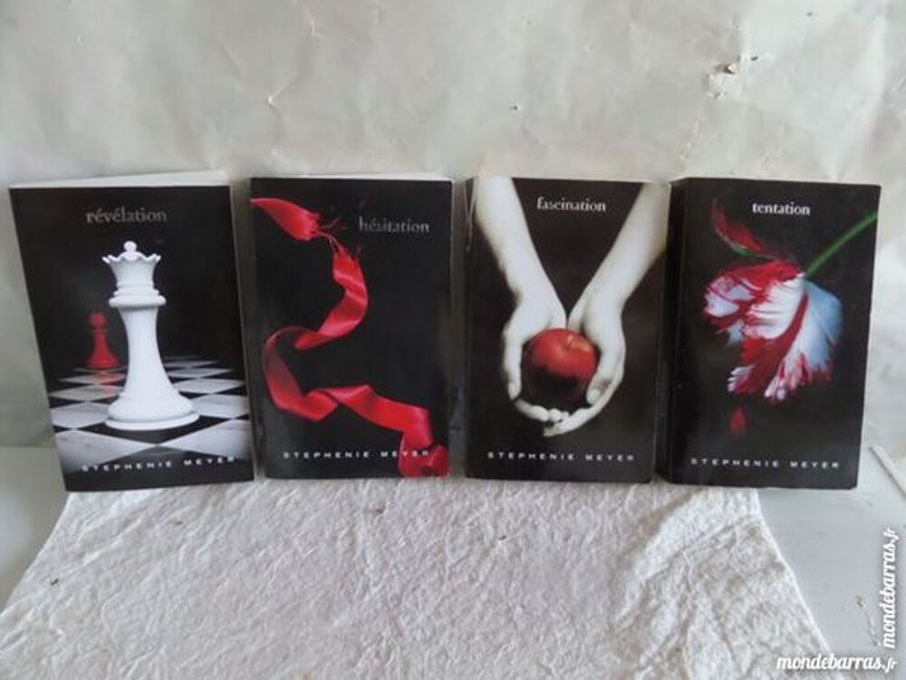 4 romans de STEPHENIE MEYER Livres et BD
