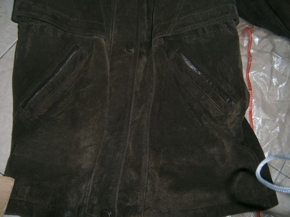 veste croute de cuir taille 38 Tr&egrave;s bon &eacute;tat Vêtements