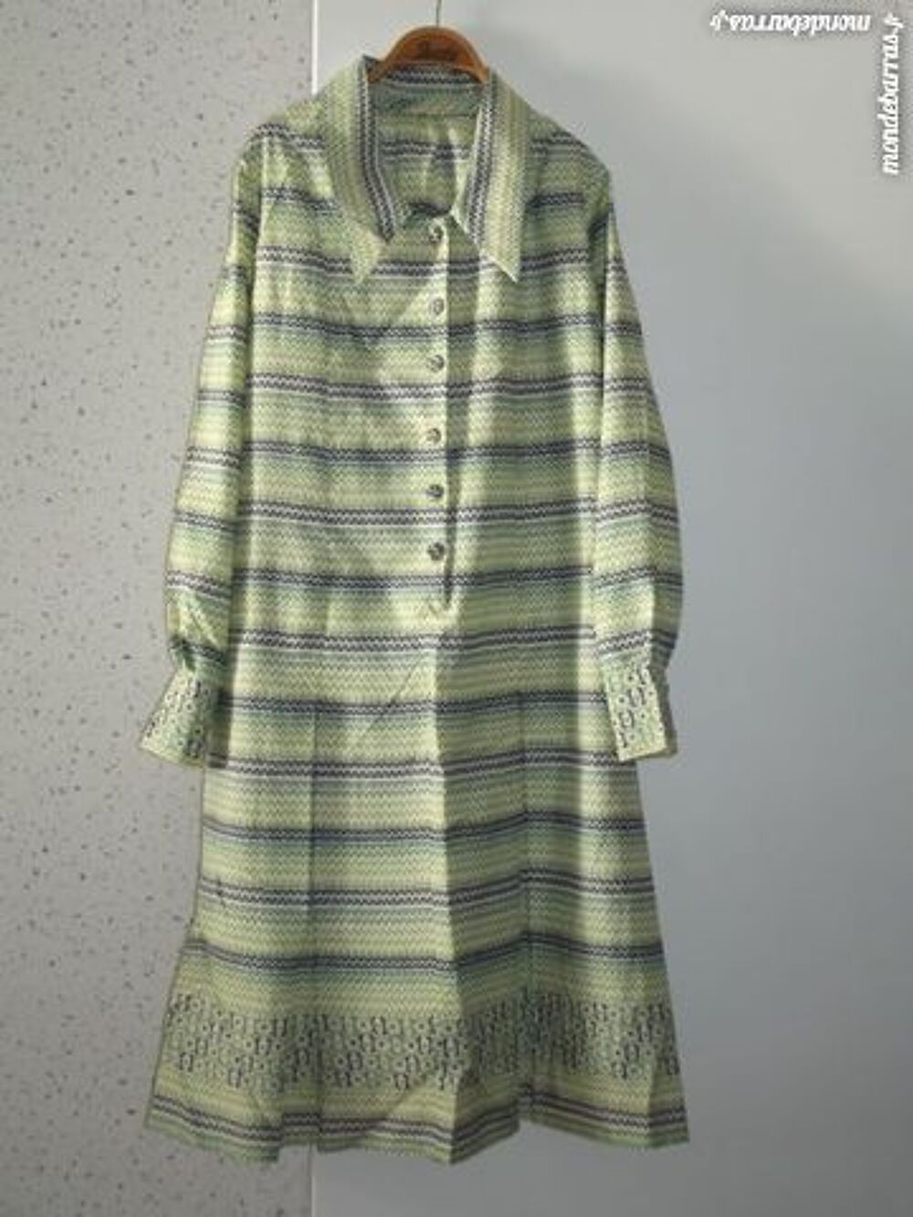 Vintage ROBE 70' col cravate Vêtements