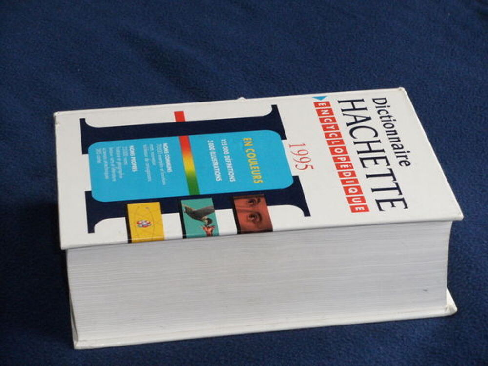 DICTIONNAIRE HACHETTE Livres et BD