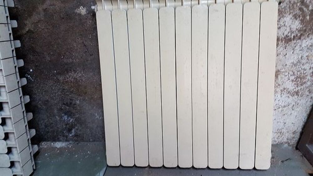 A saisir! 2 radiateurs fonte Alu blanc Bricolage