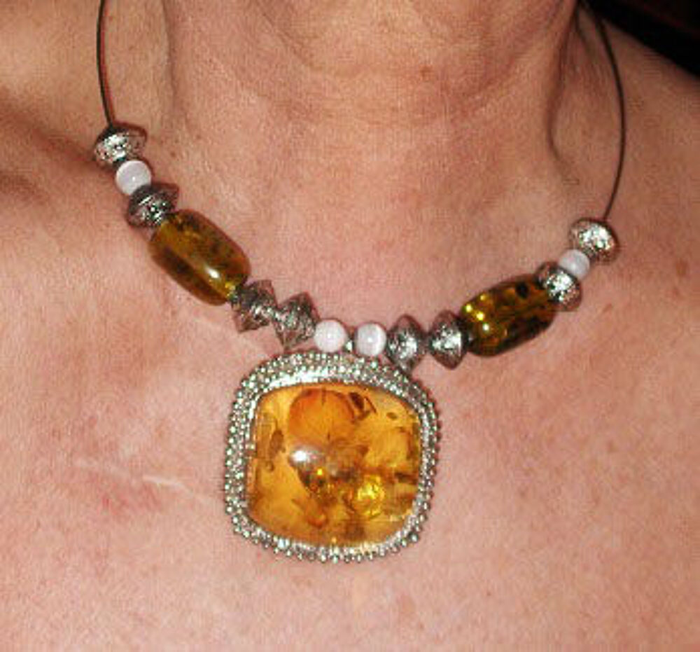  Collier Rigide en M&eacute;tal Argent&eacute; Vieilli et pendentif ambre Bijoux et montres