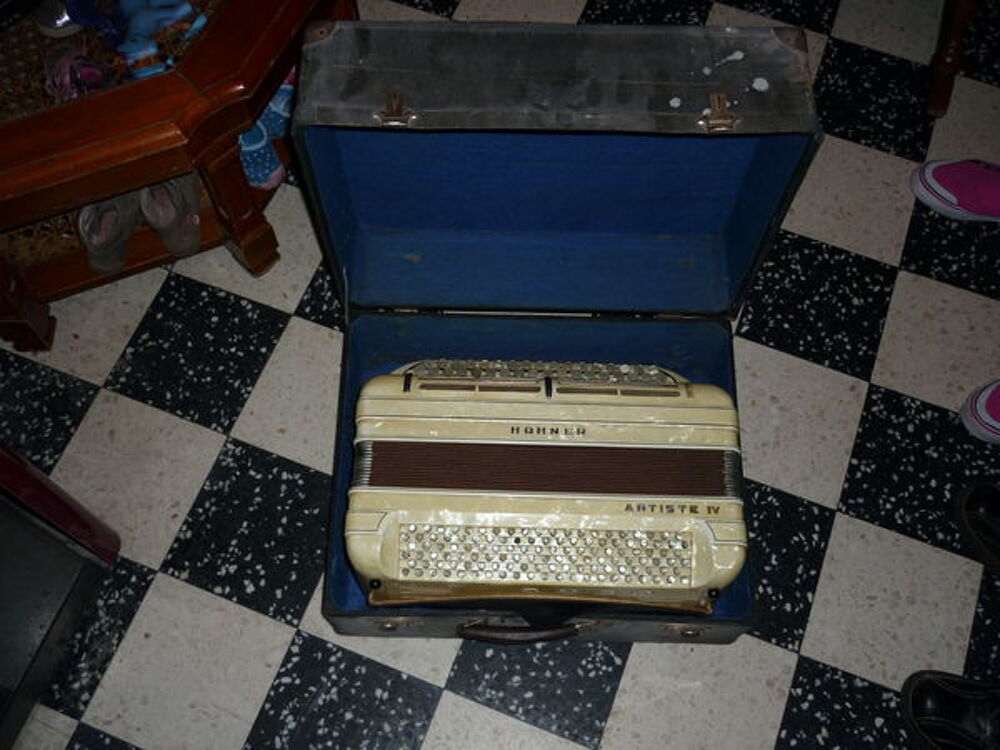 accord&eacute;on chromatique HOHNER ARTISTE IV Instruments de musique
