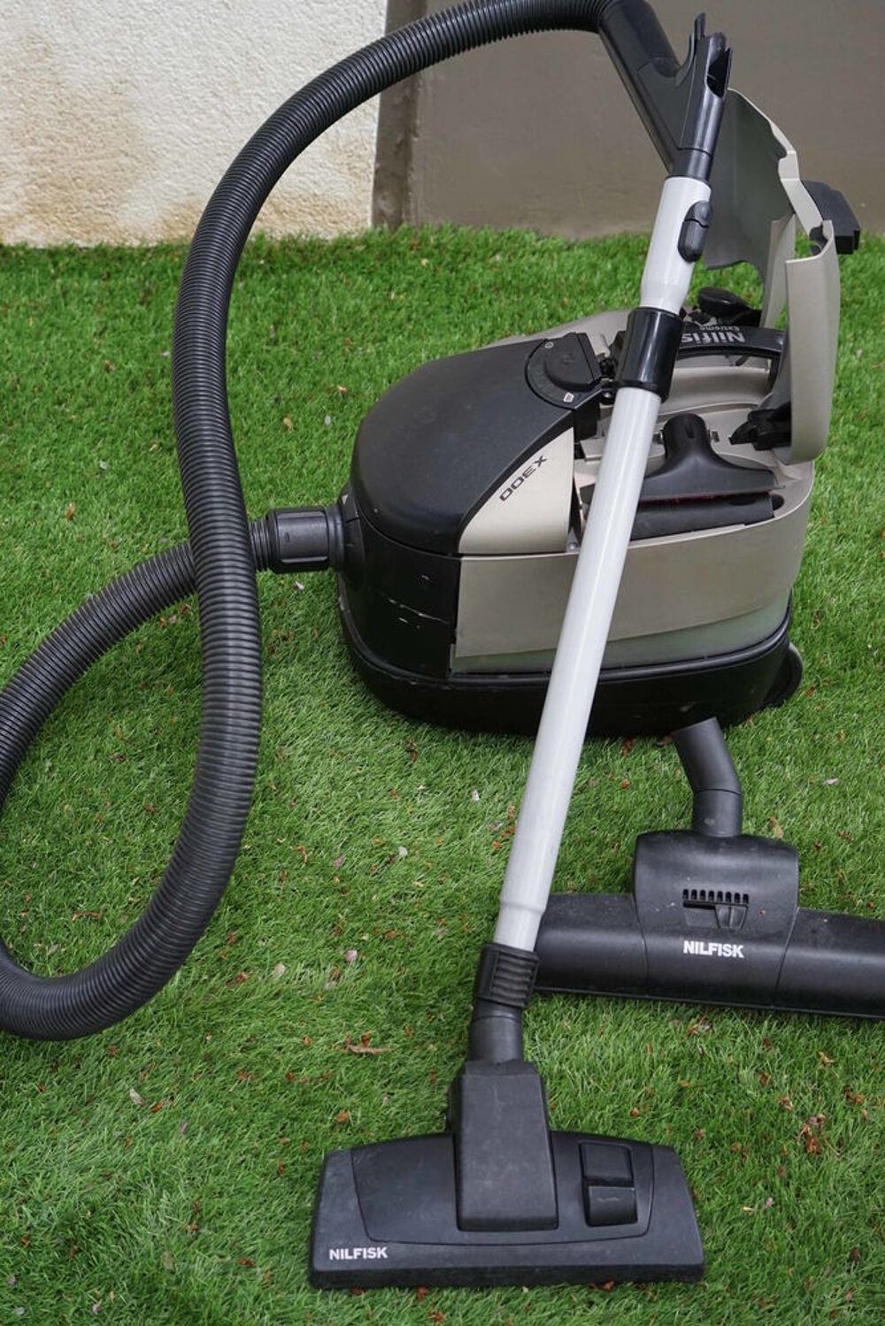 Aspirateur NILFISK EXTREME X300 Electroménager
