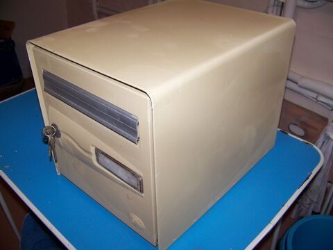 bote aux lettres 30 Auxerre (89)