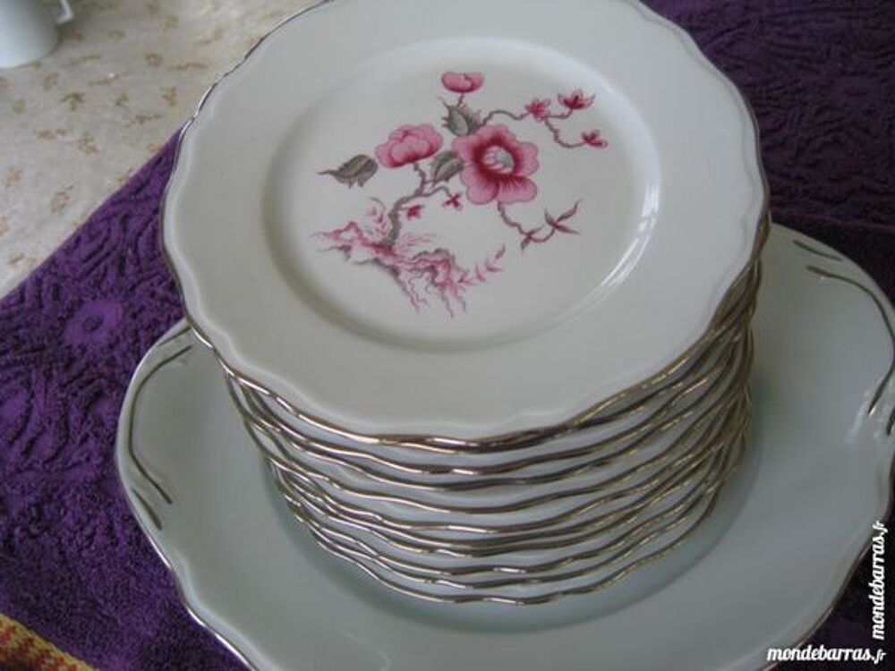 Service &agrave; g&acirc;teaux porcelaine de lourioux Cuisine