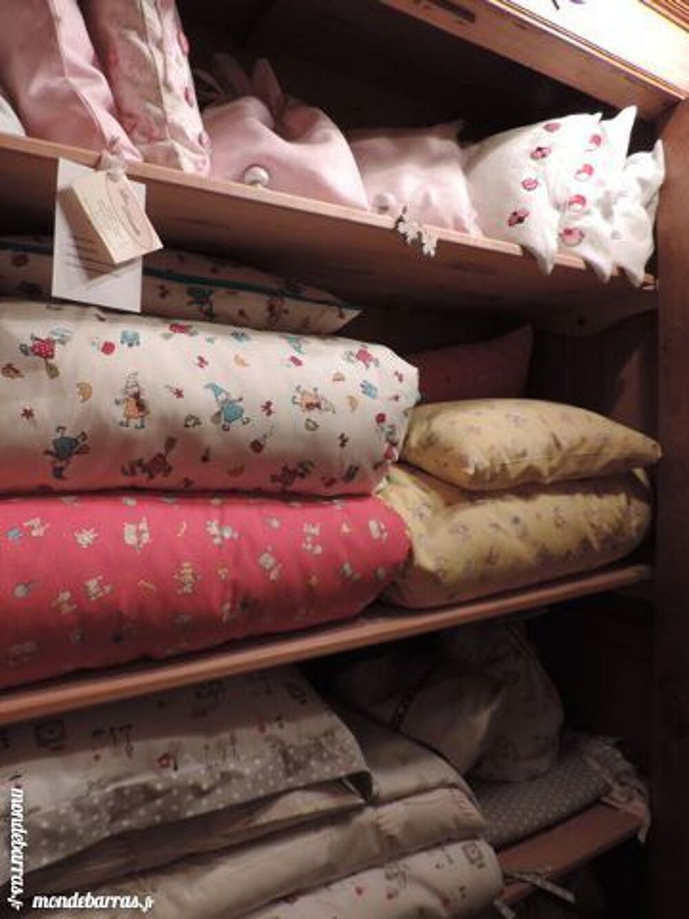 Armoire en sapin ancienne Meubles