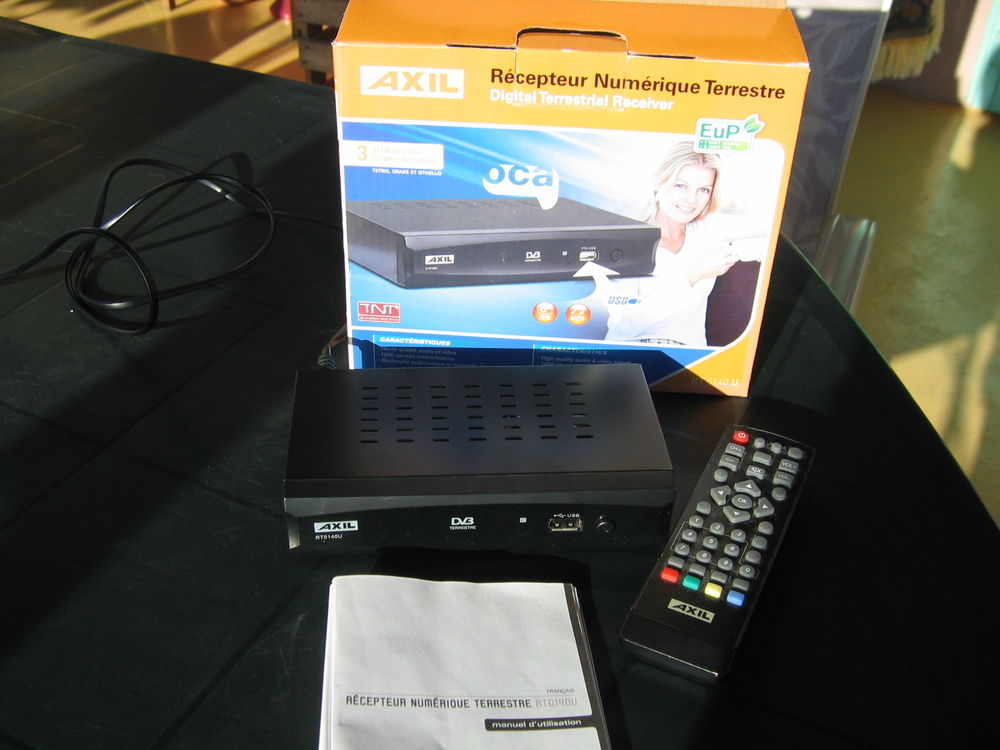 R&eacute;cepteur Num&eacute;rique terrestre AXIL RT 0140 U Photos/Video/TV