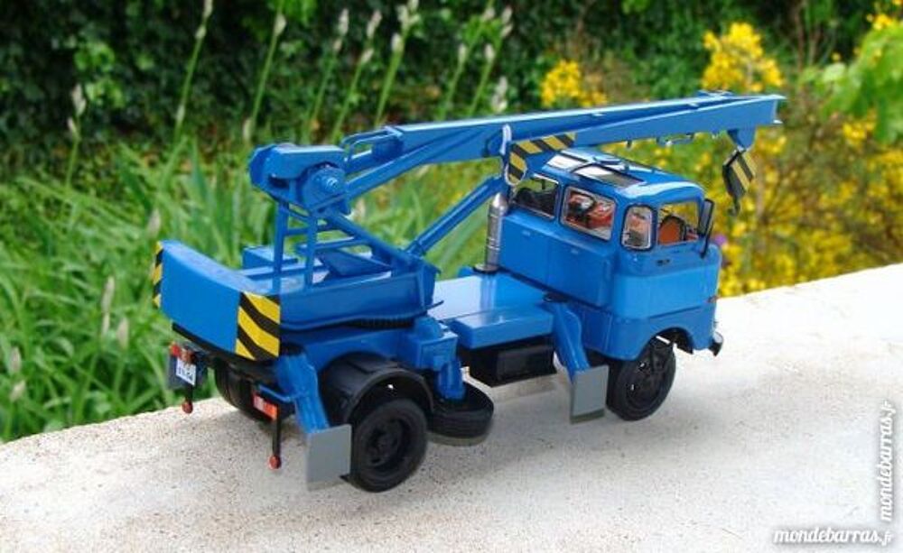 camion grue IFA W50 miniature 1/43 Ixo Neuf boite Jeux / jouets