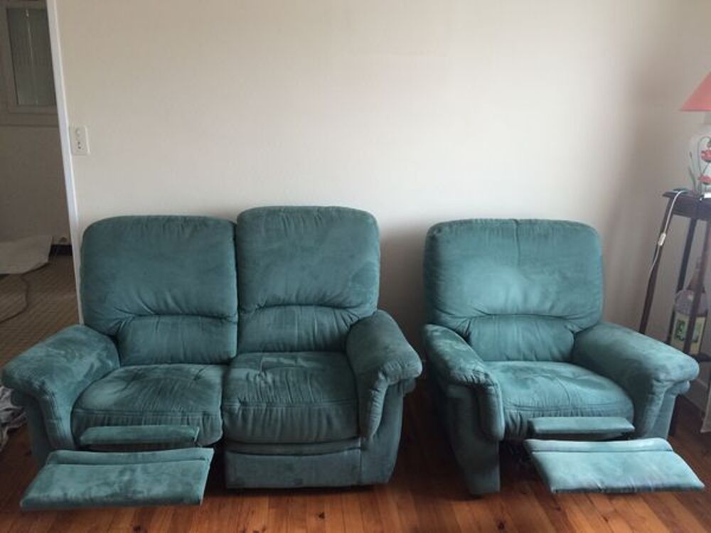 canap&eacute; 2 places + fauteuil Meubles