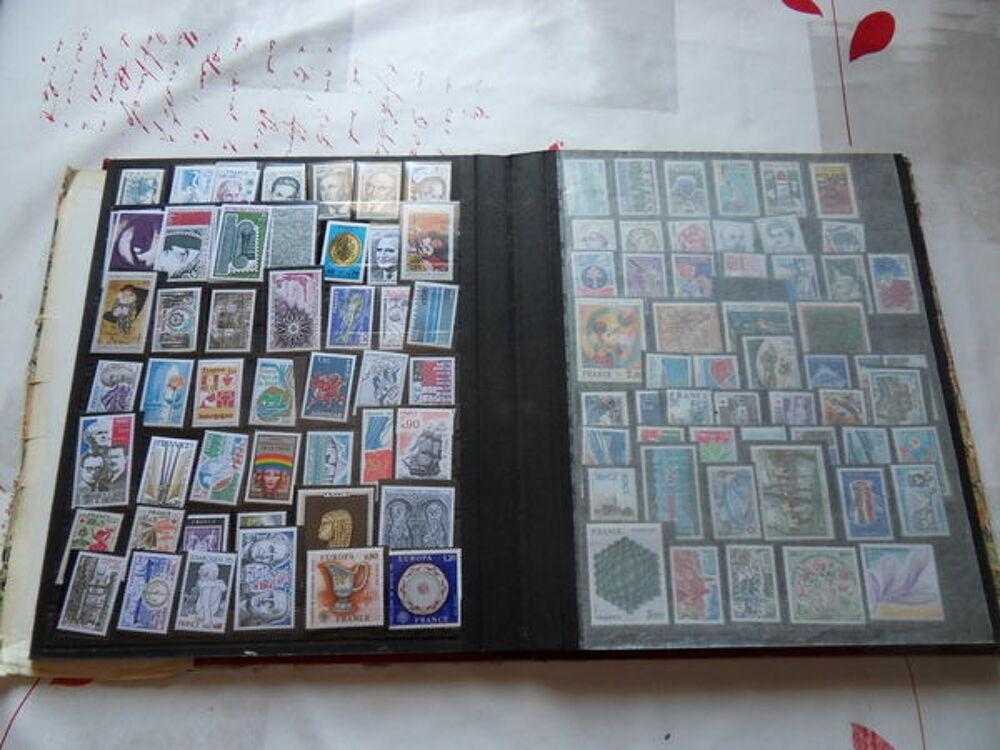 collection timbres et documents postaux 