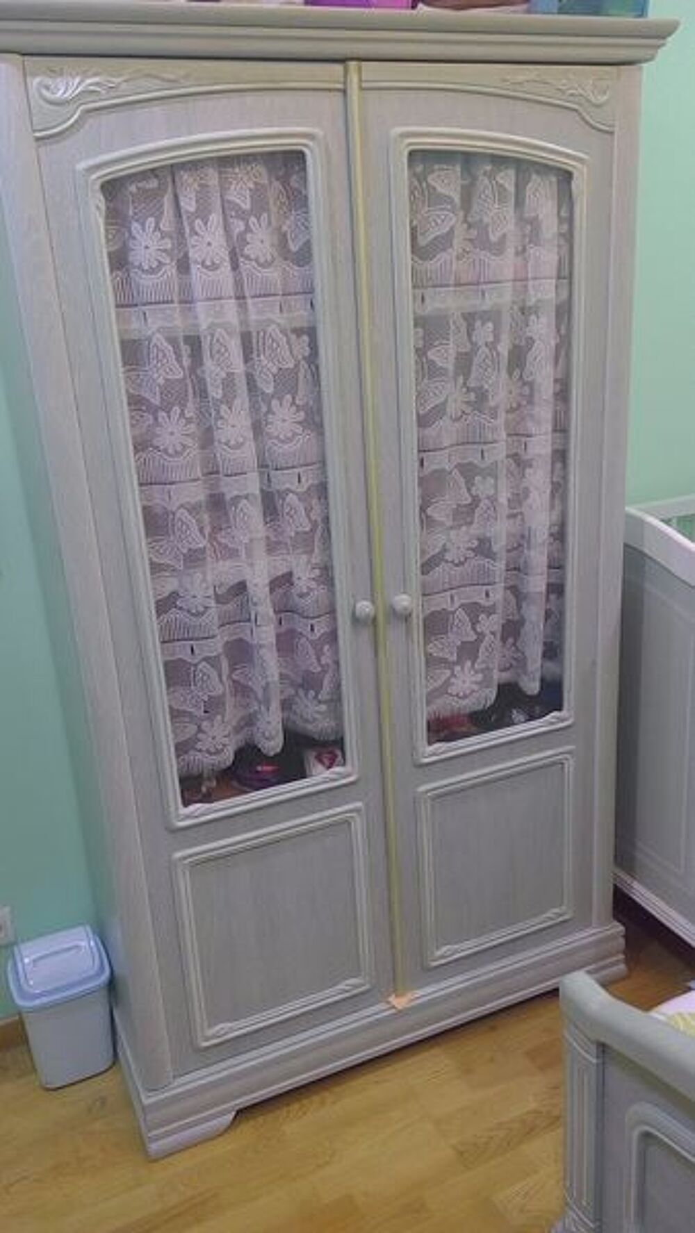 Ensemble lit b&eacute;b&eacute; avec armoire tr&egrave;s bon &eacute;tat Mobilier enfants