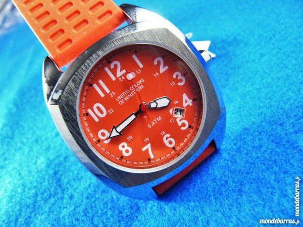 BENETTON montre analogique cadran rouge BEN0008 Bijoux et montres