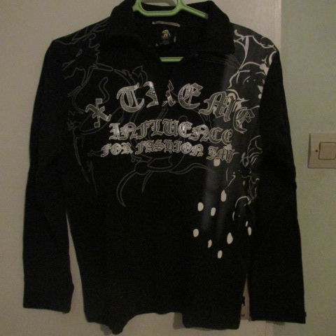 POLO JMJ COMPAGNY 1 BLANC 1 NOIR
T. S/M 6 Saint-Genis-Laval (69)
