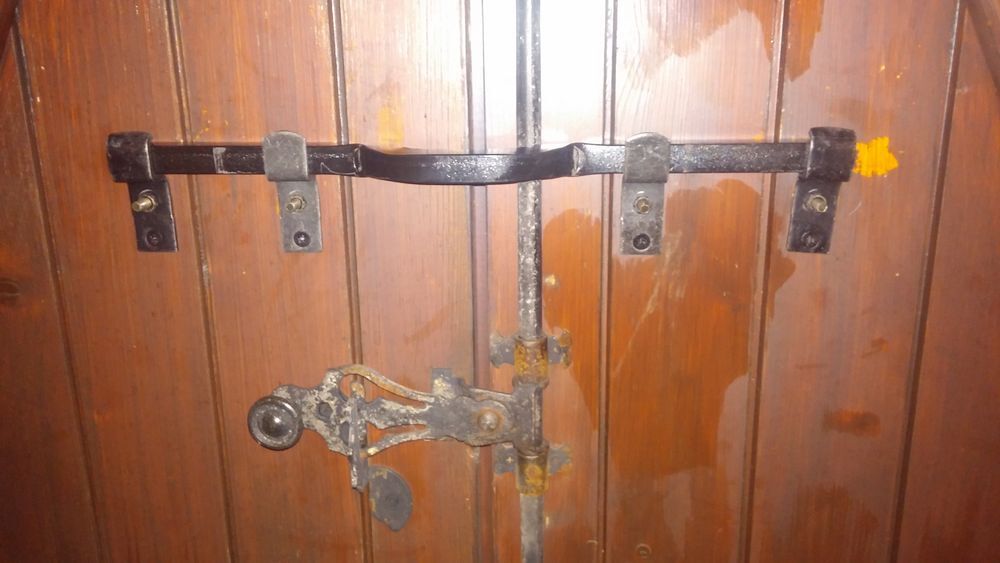 Vends barres de s&eacute;curit&eacute; pour volets Bricolage