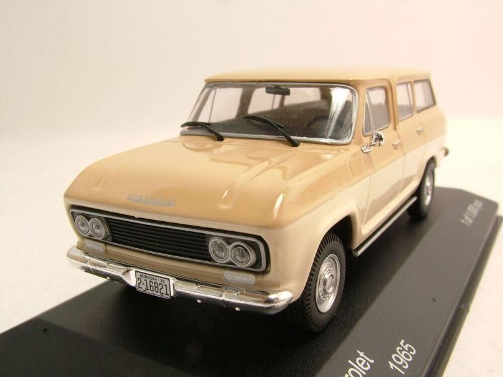 Chevrolet Veraneio SUV 1965 1/43 miniature WhiteBox Neuf 