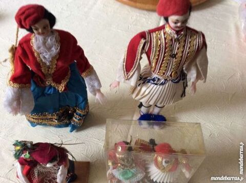 Poup�es folkloriques 3 couples Gr�ce et Pologne 20 Gif-sur-Yvette (91)