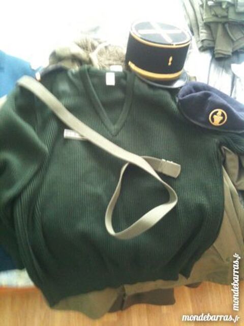 vêtements et articles militaire 40 Nanteau-sur-Lunain (77)
