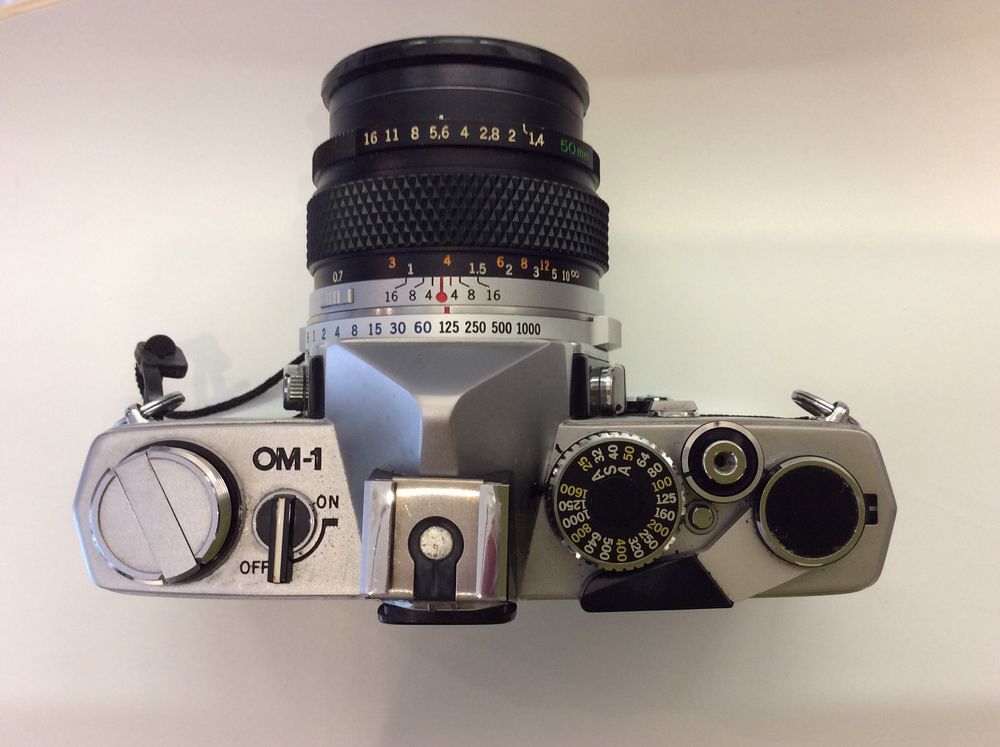 Appareil photo reflex 24x36 Olympus OM1 Photos/Video/TV