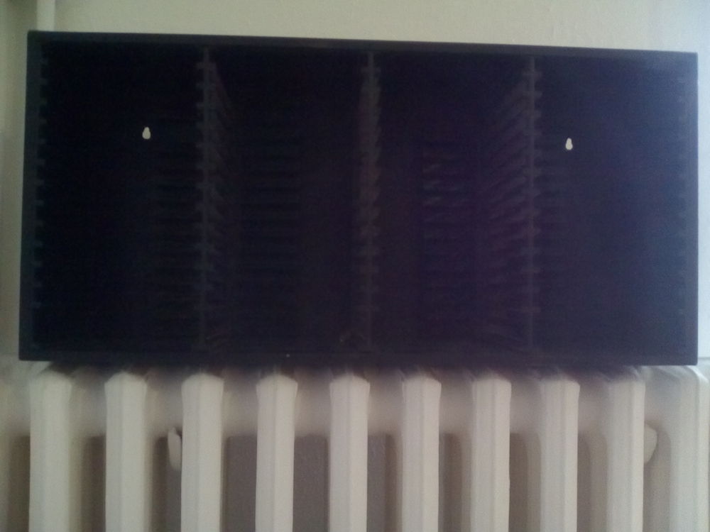RANGE CD .DVD Meubles