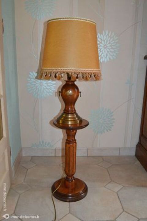 Lampe et guéridon 40 Saint-Valery-en-Caux (76)
