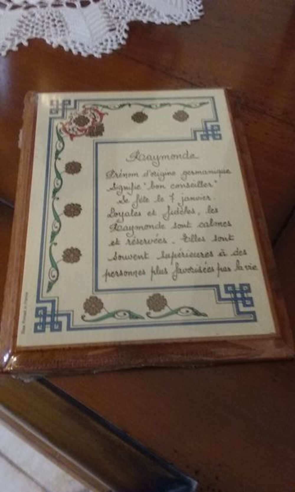 Tableau en bois pr&eacute;nom "Raymonde" Bijoux et montres