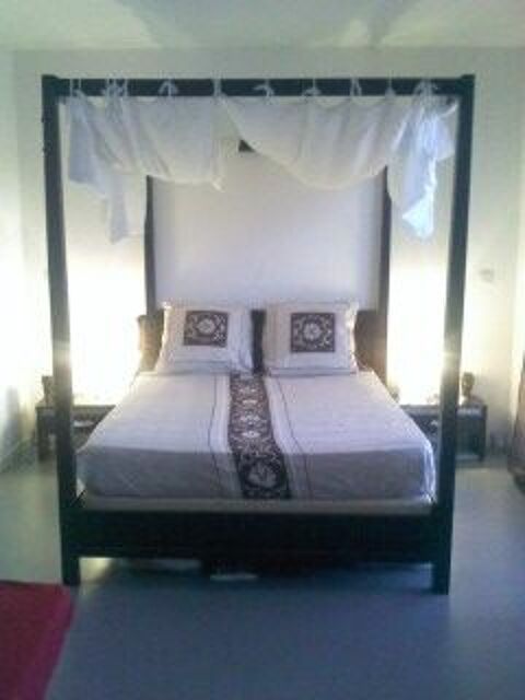 Magnifique lit baldaquin en bois couleur weng 374 Pessac (33)