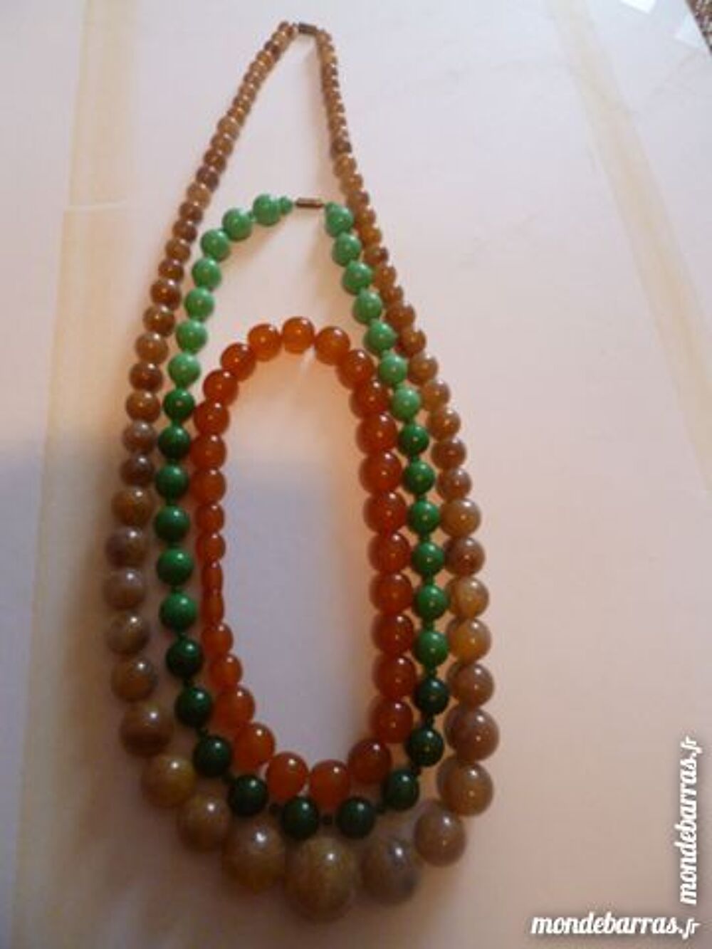 3 colliers vintage bakelite Bijoux et montres